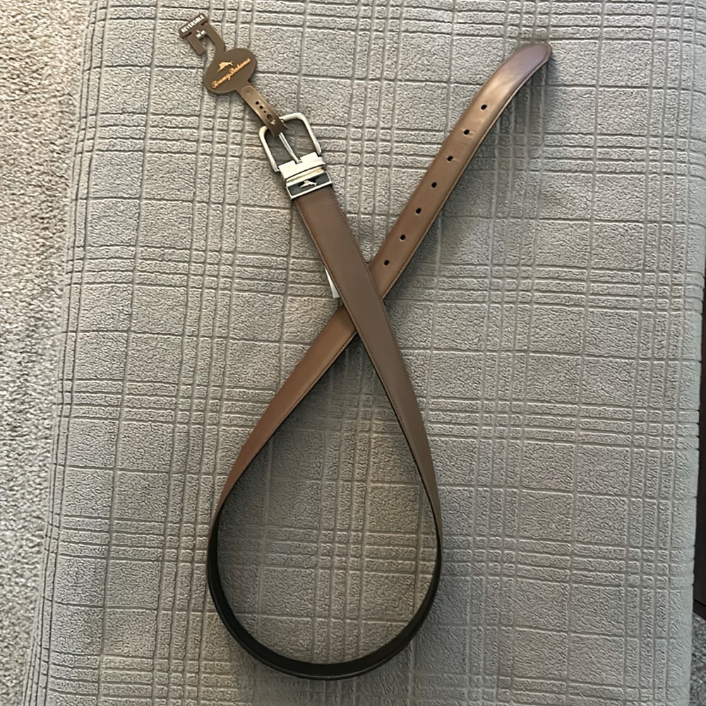 NWT Tommy Bahama Black/Brown Reversible Belt